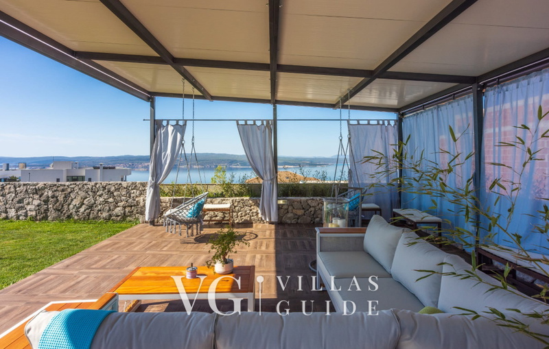 Holiday Home Villa Legara with pool