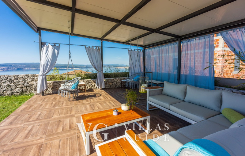 Holiday Home Villa Legara with pool