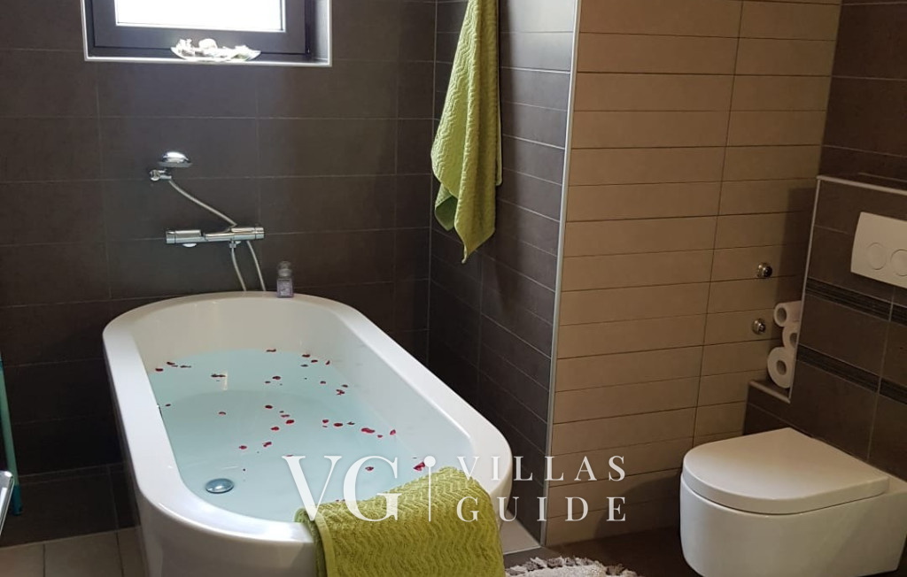 Holiday Home Villa Legara with pool Bathroom