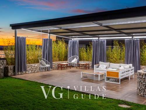 Holiday Home Villa Legara with pool