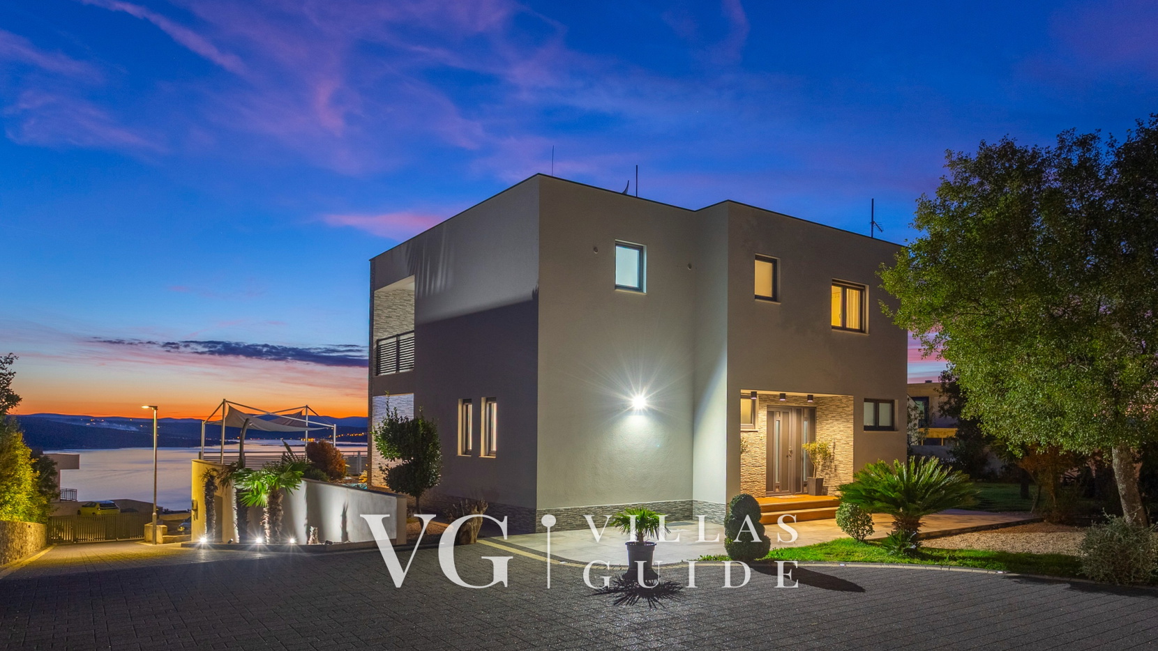 Holiday Home Villa Legara with pool Garden and property exterior