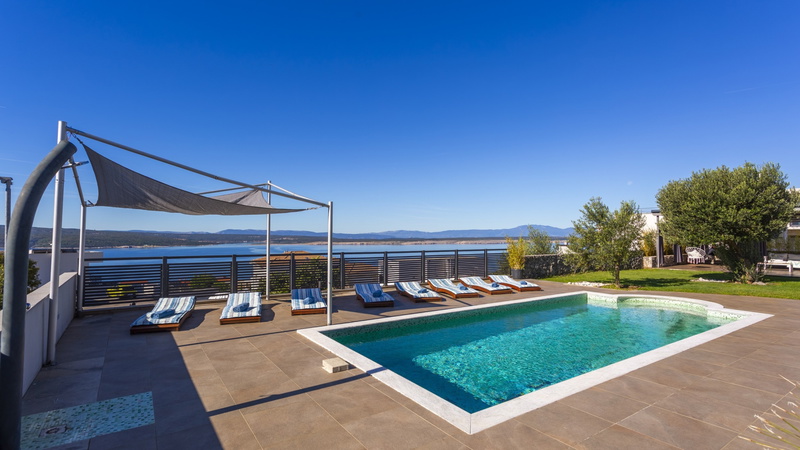 Holiday Home Villa Legara with pool