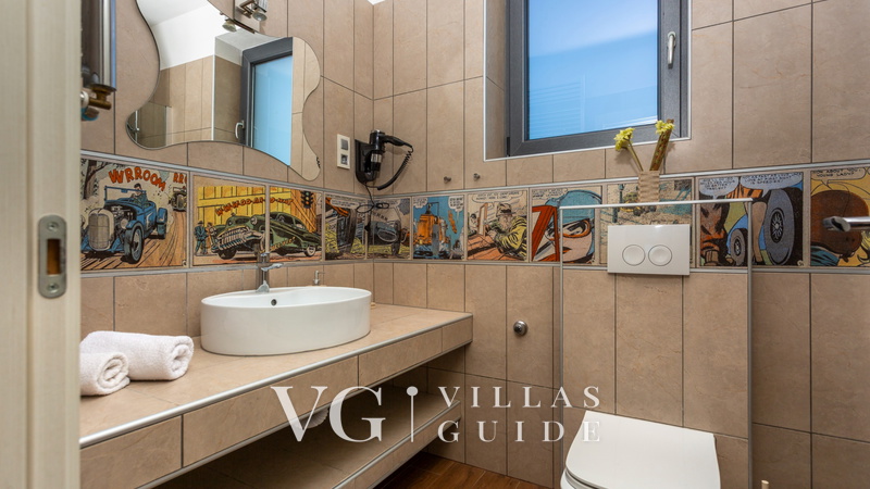 Holiday Home Villa Legara with pool Bathroom