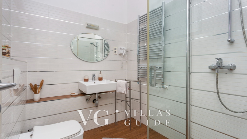 Holiday Home Villa Legara with pool Bathroom