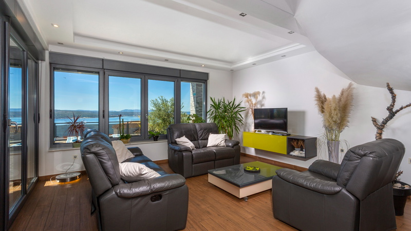 Holiday Home Villa Legara with pool