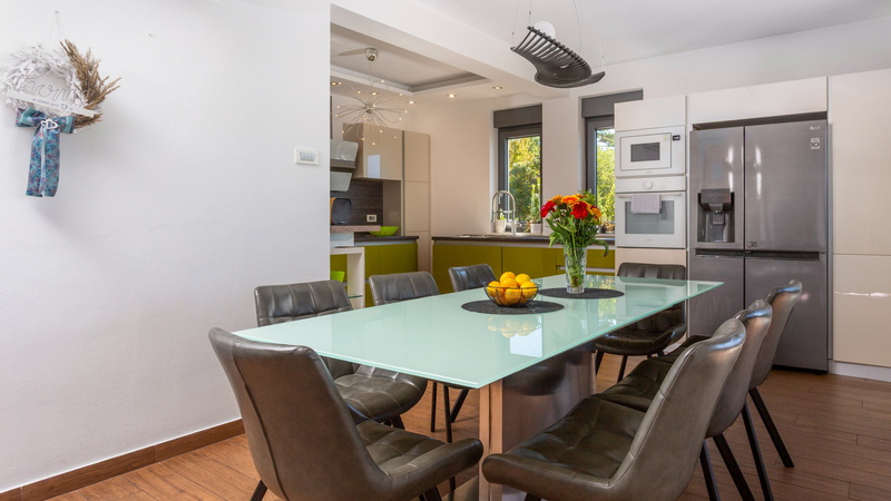 Holiday Home Villa Legara with pool