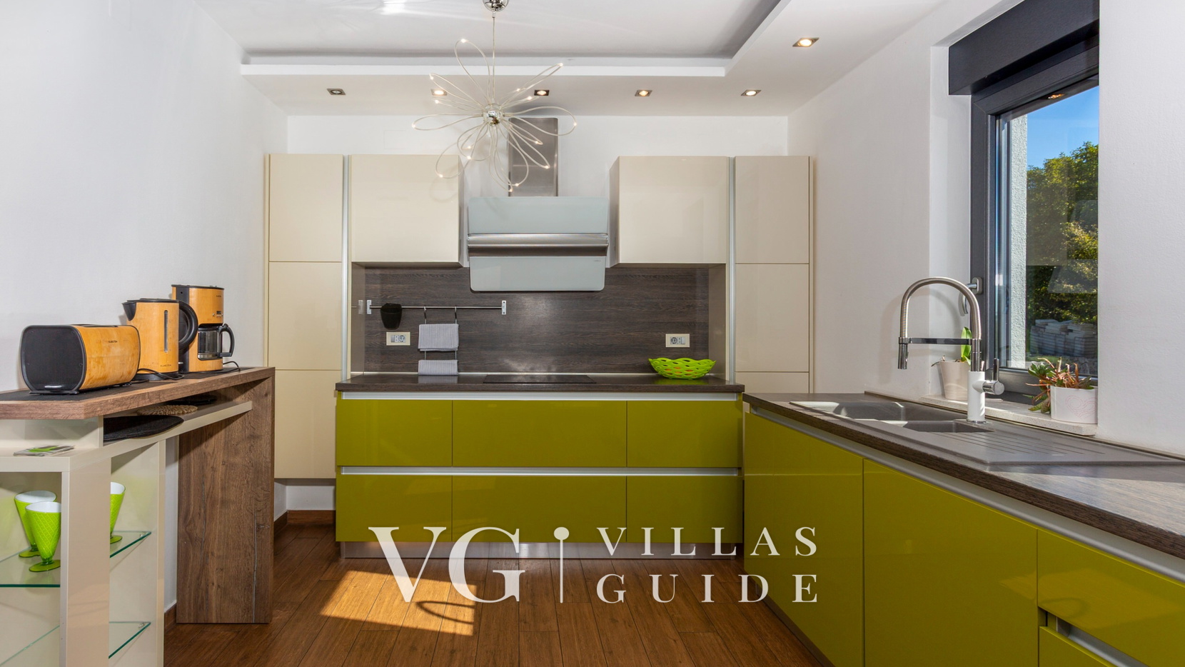 Holiday Home Villa Legara with pool Kitchen