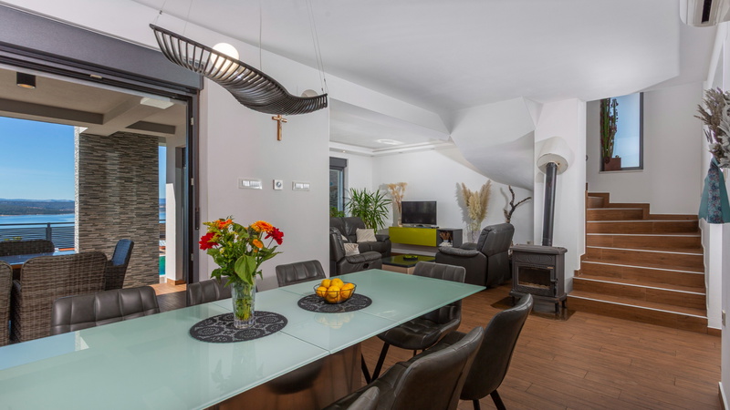 Holiday Home Villa Legara with pool