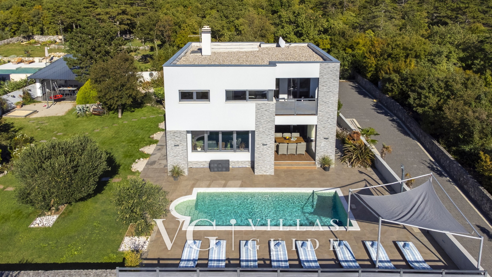 Holiday Home Villa Legara with pool Garden and property exterior