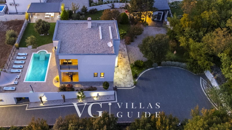 Holiday Home Villa Legara with pool Pool