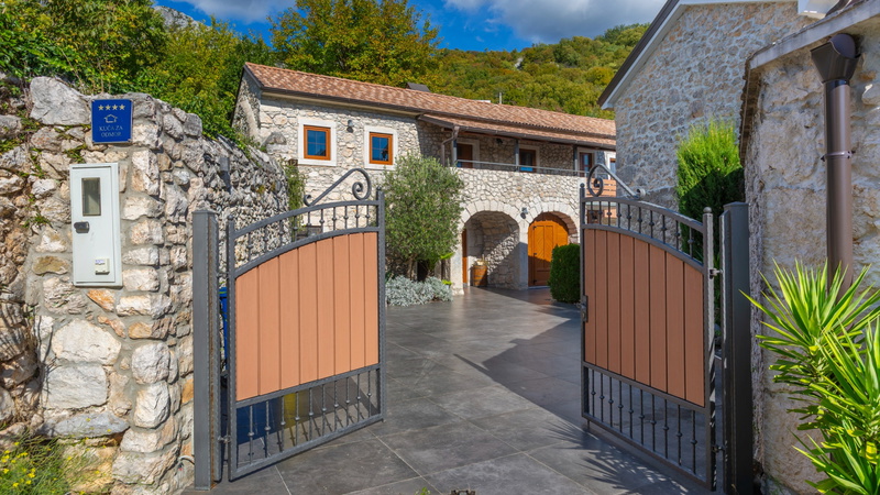 Villa Mariva with two pools Crikvenica Tribalj