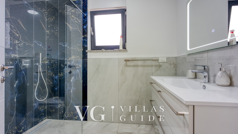 Apartment Adria 3 Badezimmer