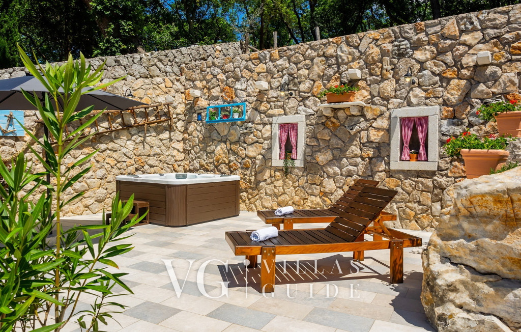 Villa Imortele aria with pool&whirpool island Cres Dvorište i vanjski dio objekta