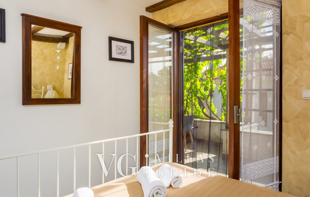 Villa Imortele aria with pool&whirpool island Cres Spavaća soba