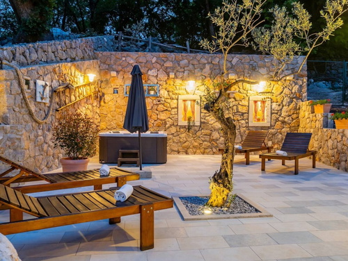 Villa Imortele aria with pool&whirpool island Cres