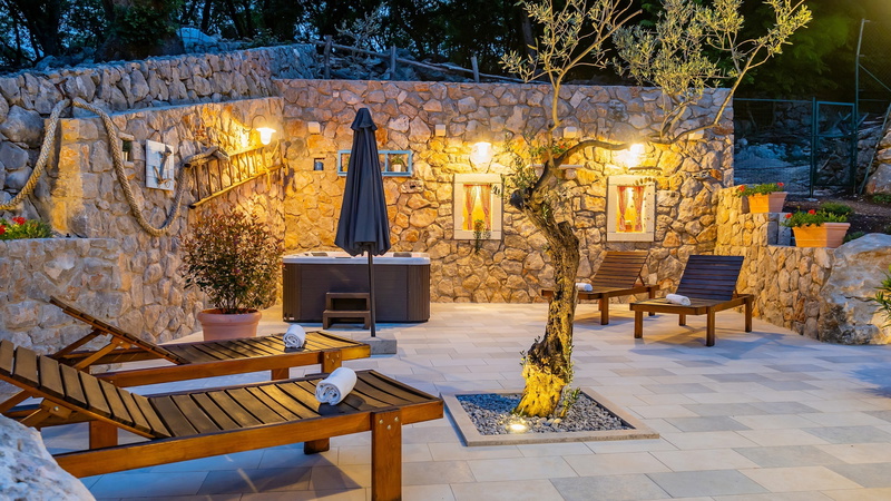 Villa Imortele aria with pool&whirpool island Cres