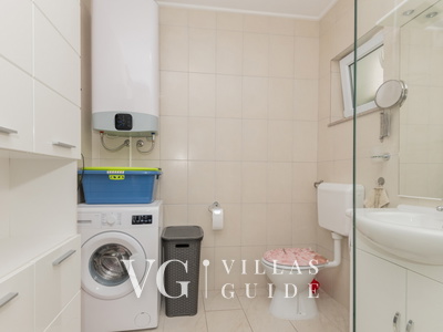 Holiday Home Helga - Makarska-Ričice Bathroom