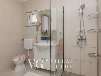 Holiday Home Helga - Makarska-Ričice Badezimmer