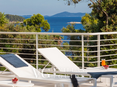 Villa Mon Amour Garden and property exterior