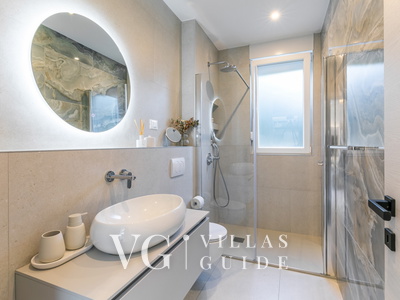 Villa Mon Amour Bathroom