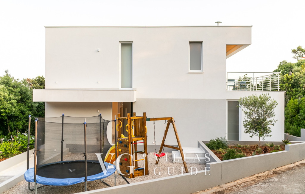 Villa Mon Amour Zusatzinhalte