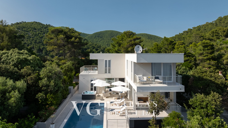 Villa Mon Amour Garden and property exterior