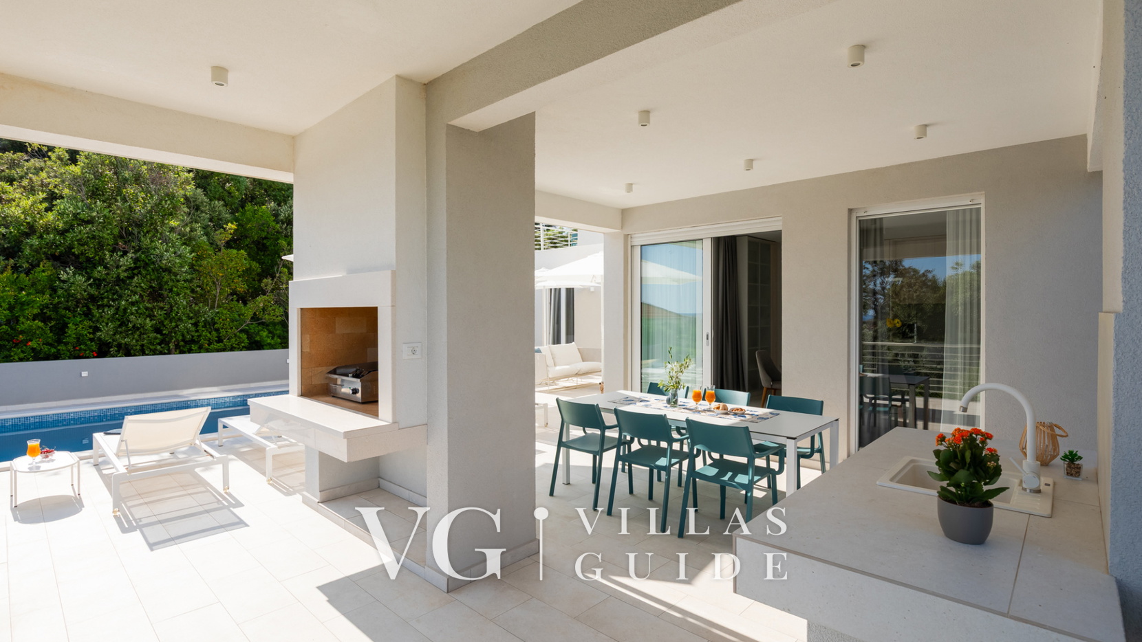 Villa Mon Amour Additional content