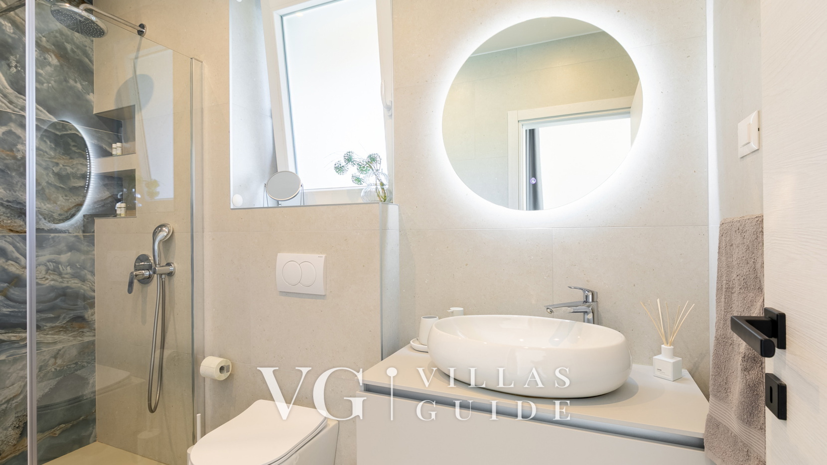 Villa Mon Amour Bathroom