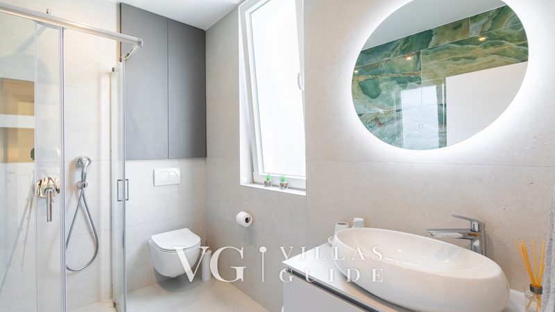 Villa Mon Amour Bathroom