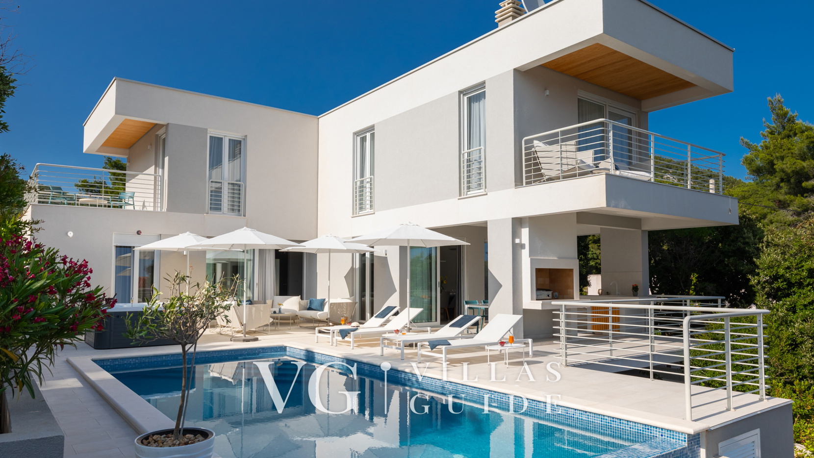 Villa Mon Amour Garden and property exterior