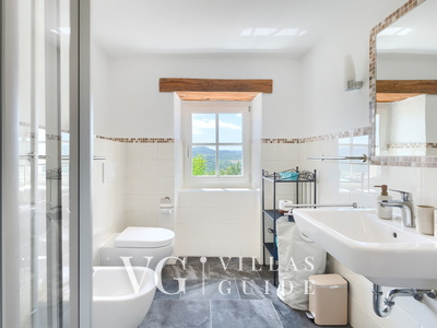 Villa Pigini Bathroom