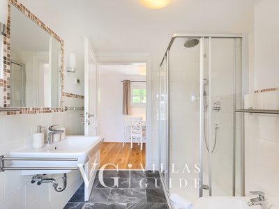 Villa Pigini Bathroom