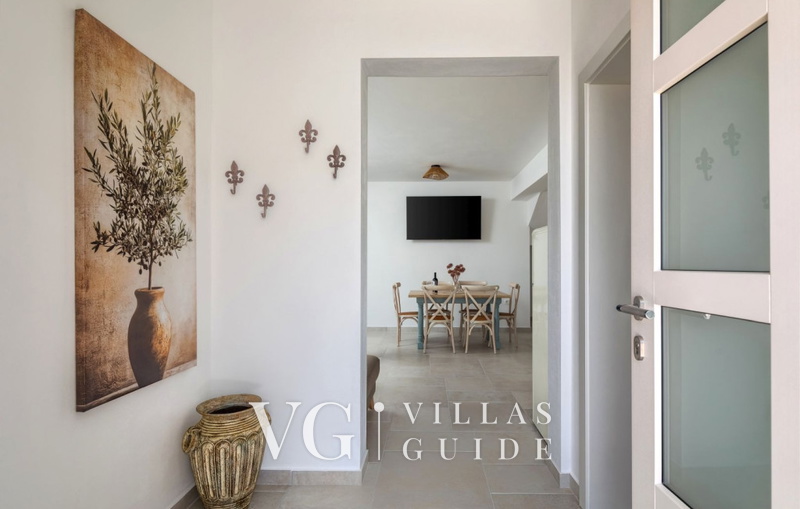 Casa Nona Anica Additional content