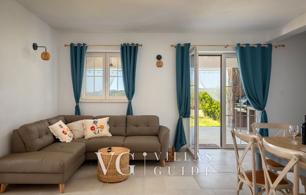 Casa Nona Anica Living room