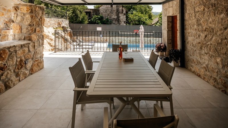Villa Mila - Stone House & Salt-Water Pool