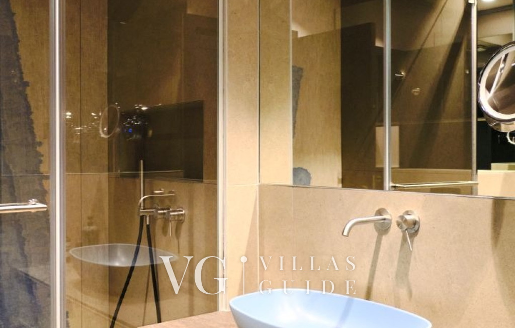 Villa Volpe Verde Bathroom