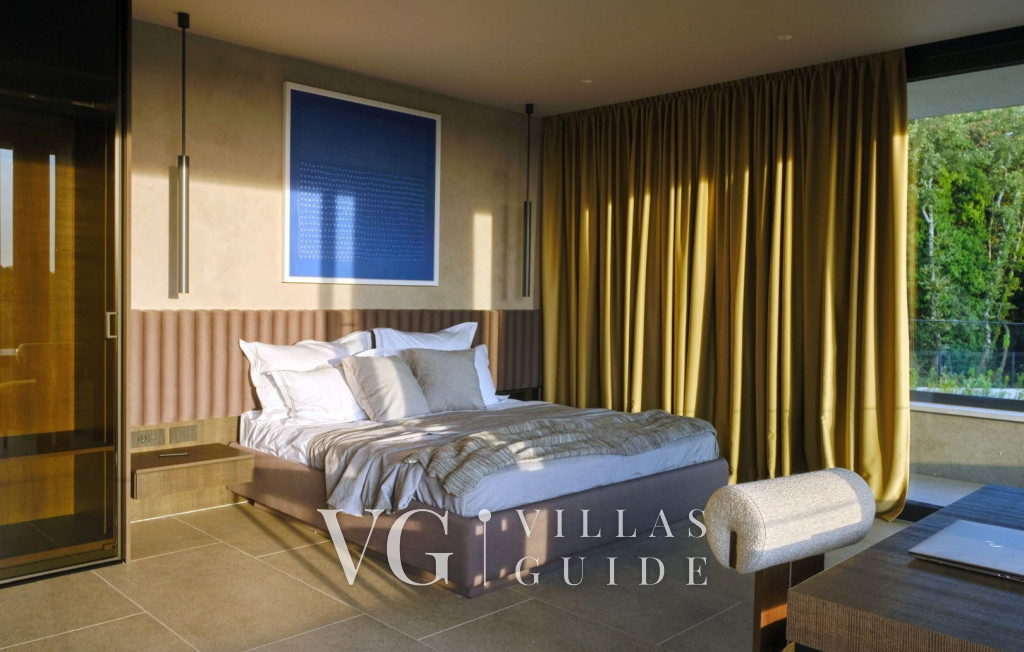 Villa Volpe Verde Bedroom
