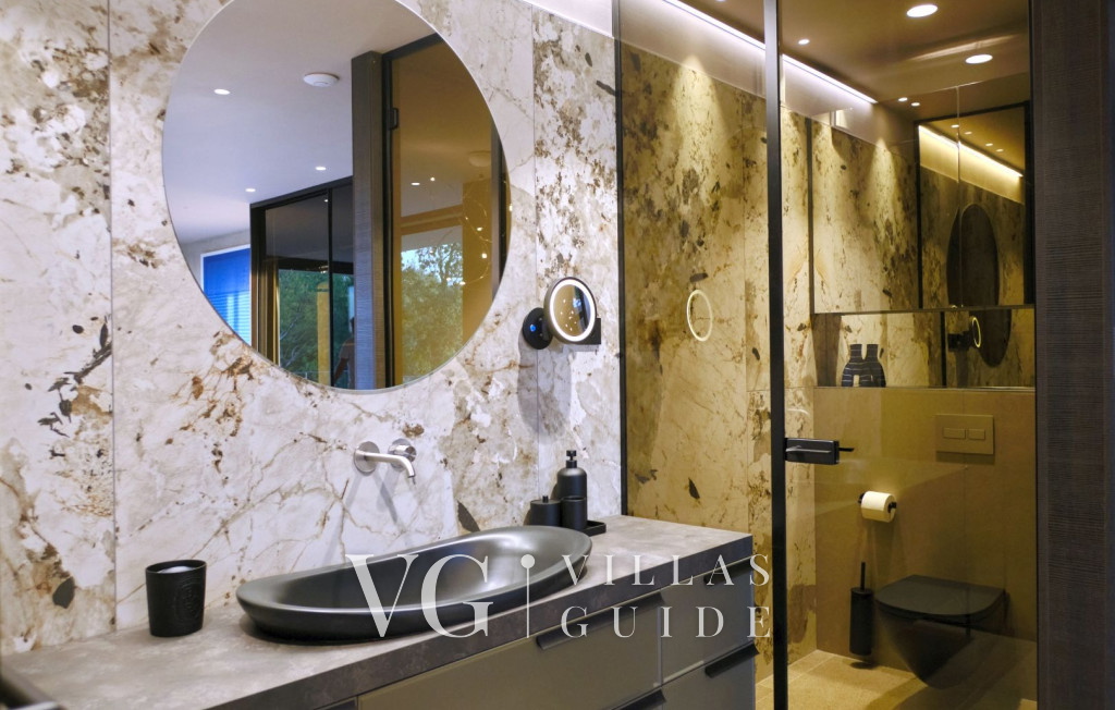 Villa Volpe Verde Bathroom