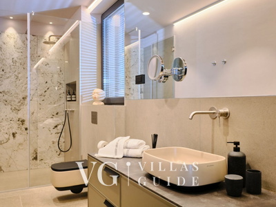 Villa Volpe Verde Bathroom