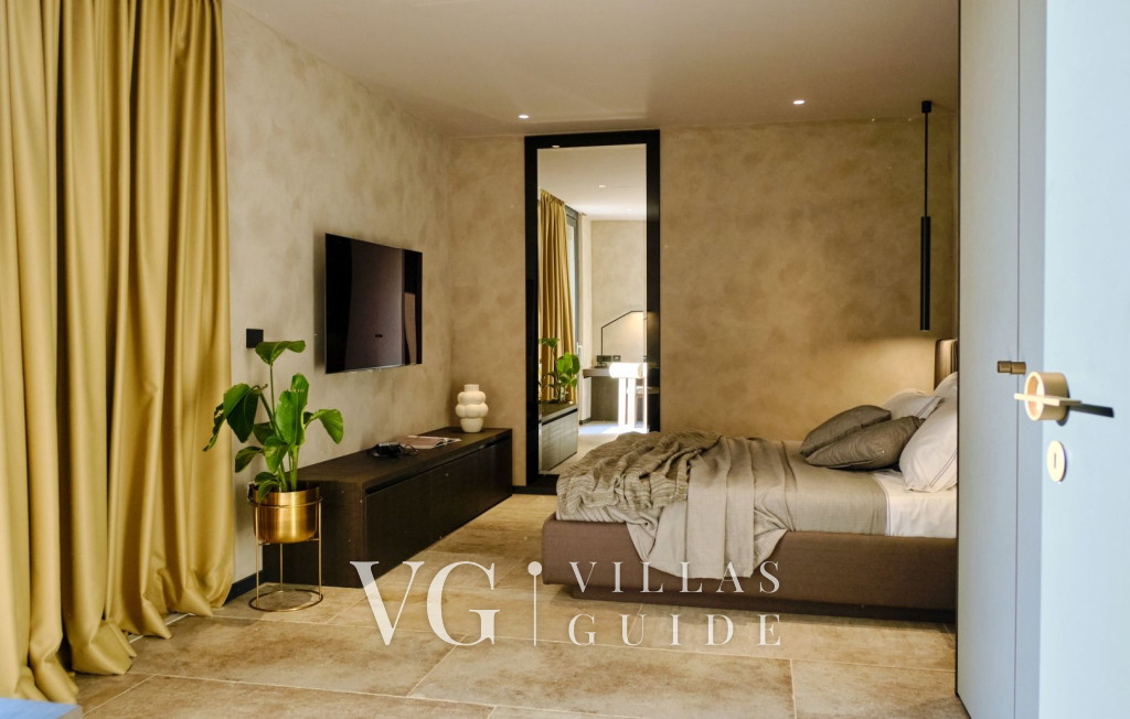 Villa Volpe Verde Bedroom