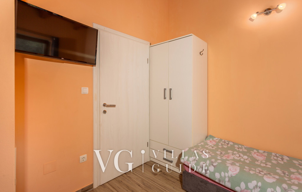 Villa Gostinjac 1 with pool&pet friendly- island Krk Schlafzimmer