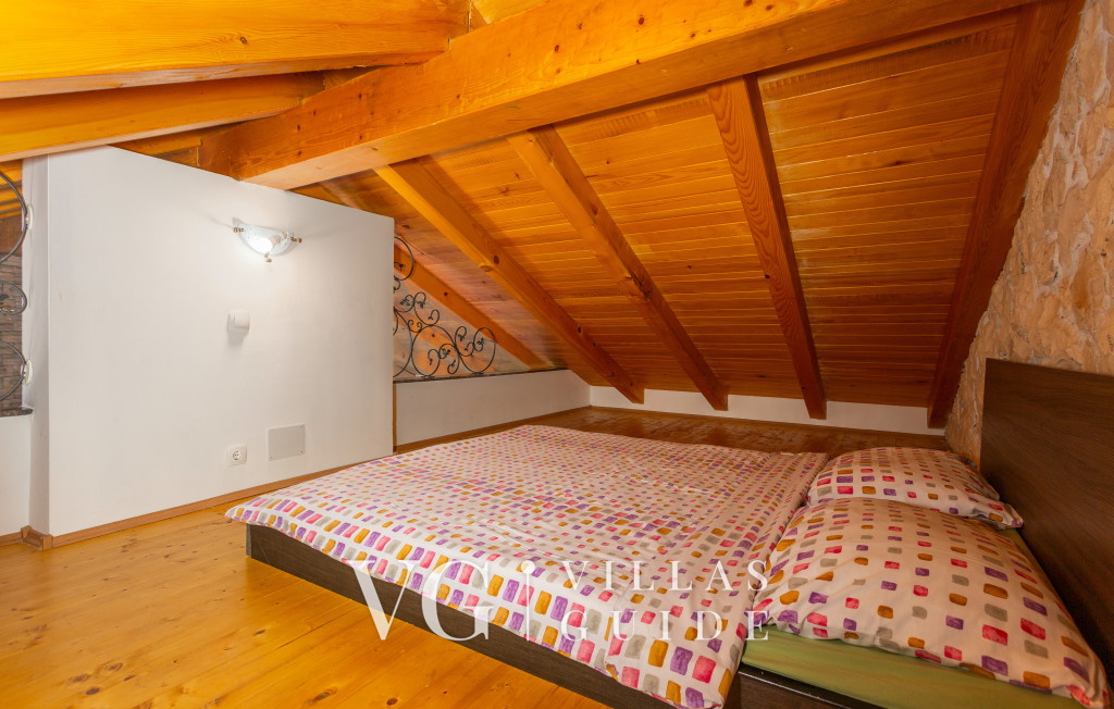 Villa Gostinjac 1 with pool&pet friendly- island Krk Spavaća soba