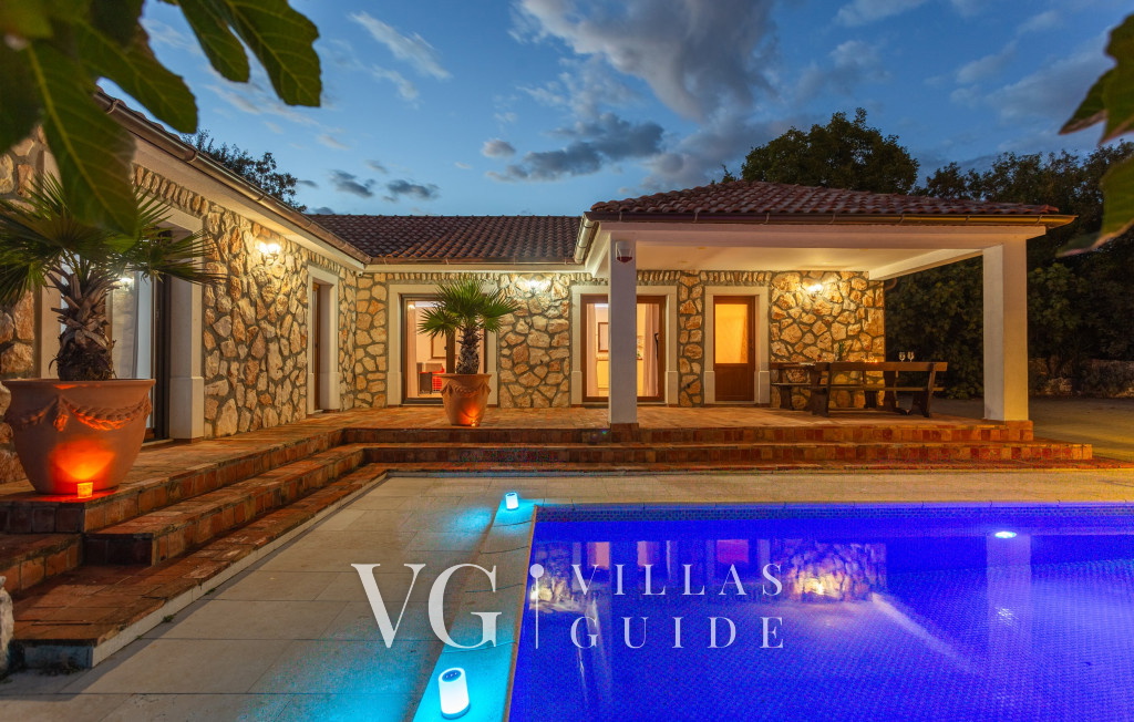 Villa Gostinjac 1 with pool&pet friendly- island Krk Garten und Außenbereich