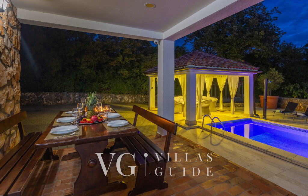 Villa Gostinjac 1 with pool&pet friendly- island Krk Garten und Außenbereich