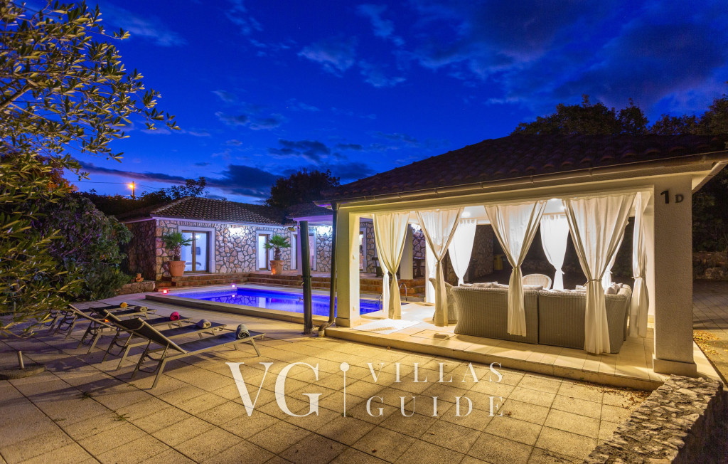 Villa Gostinjac 1 with pool&pet friendly- island Krk Garten und Außenbereich