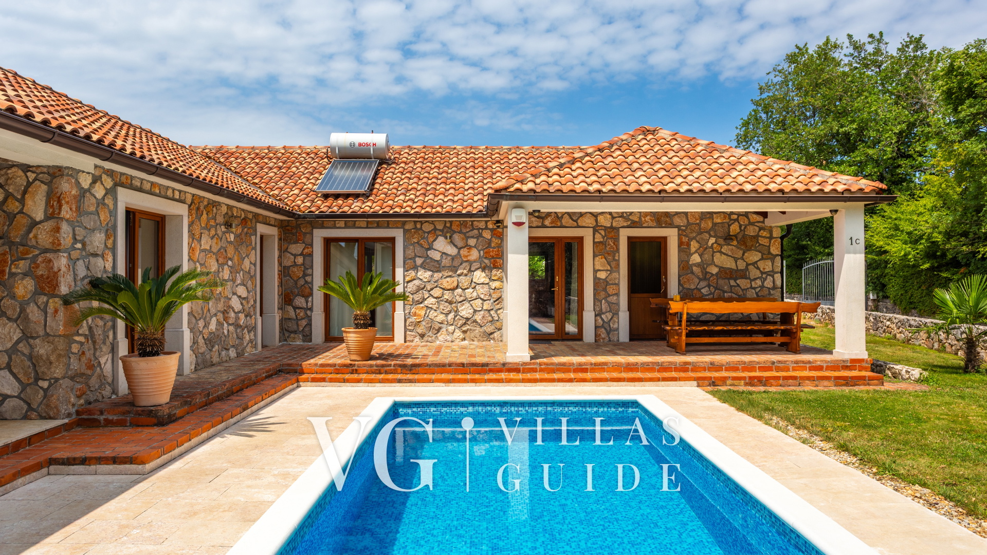 Villa Gostinjac 1 with pool&pet friendly- island Krk Dvorište i vanjski dio objekta