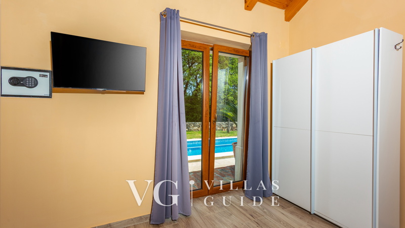 Villa Gostinjac 1 with pool&pet friendly- island Krk Spavaća soba