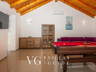 Villa Gostinjac 1 with pool&pet friendly- island Krk Dnevni boravak