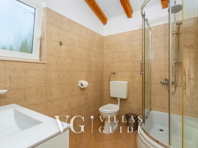 Villa Risika 1 with pool island Krk Kupaonica