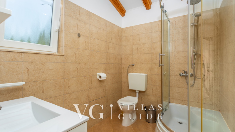 Villa Risika 1 with pool island Krk Kupaonica